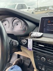 2017 BMW X5 sDrive35i - Interior Steering Wheel With Keys Image